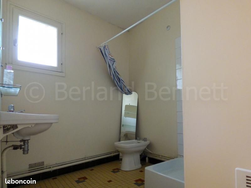 Maison 6 pièces 112 m² - Ruffec 16700 (image principale 8)