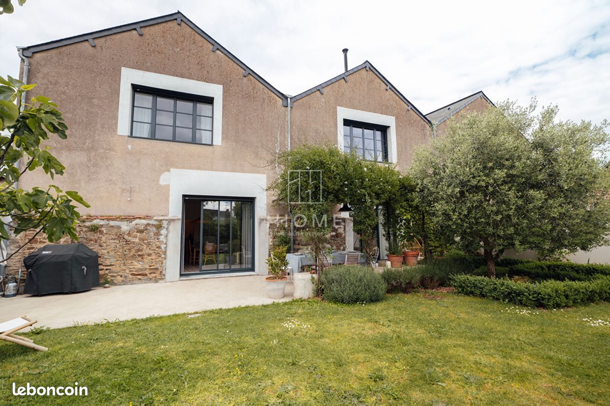 Maison 5 pièces 287 m² · à Château-Gontier-sur-Mayenne · 287 m² · 659 500 €