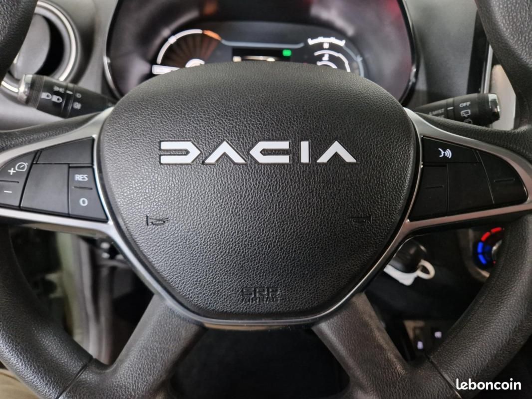 Dacia Spring Expression (image 15)