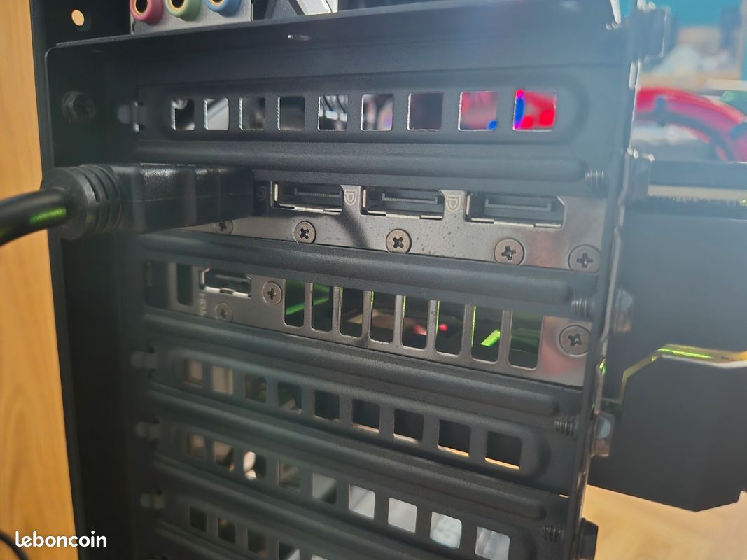 ASUS ROG Strix RTX 3080 10 Go OC – Stable en PCIe Gen 1 / Scellé d'origine (image 3)