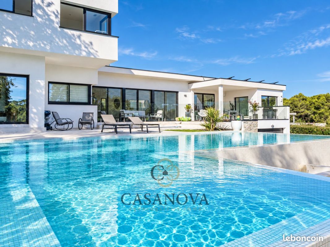 Maison 7 pièces 265 m² · à Saint-Clément-de-Rivière · 265 m² · 1 580 000 €