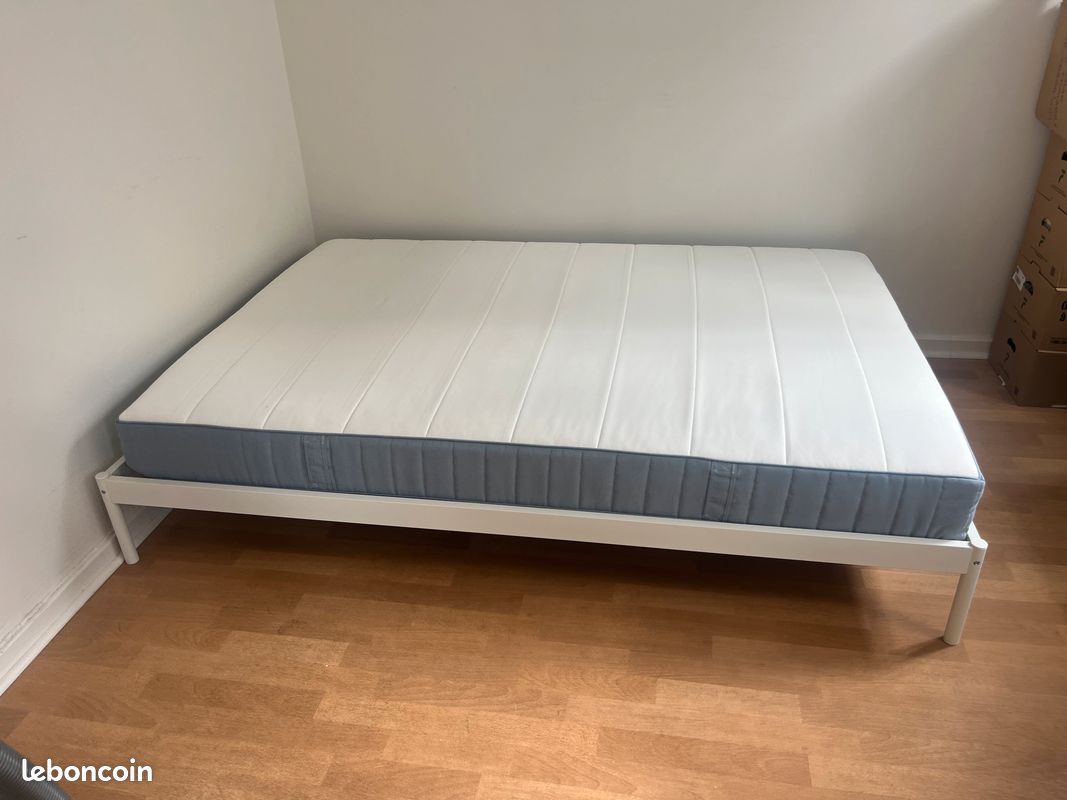 Lit IKEA avec matelas (image 2)