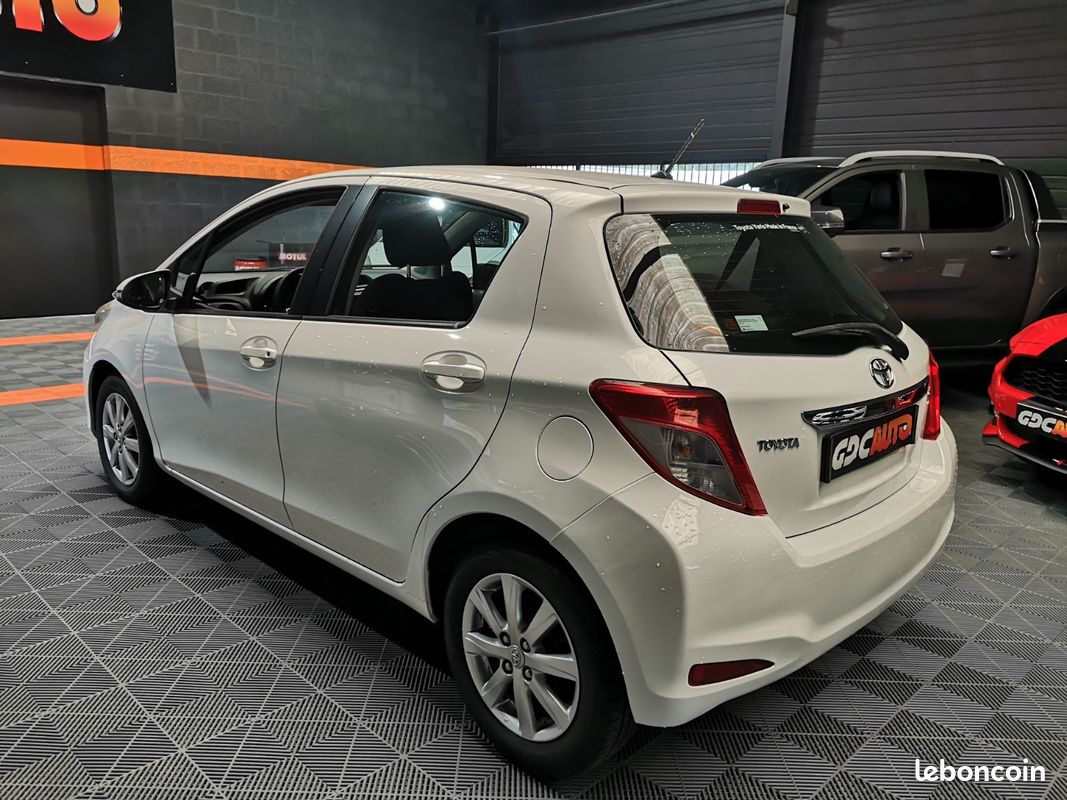 Toyota Yaris 1.0 VVTI 70 TENDANCE (image 6)