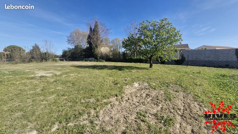 Terrain 703 m² CAPESTANG