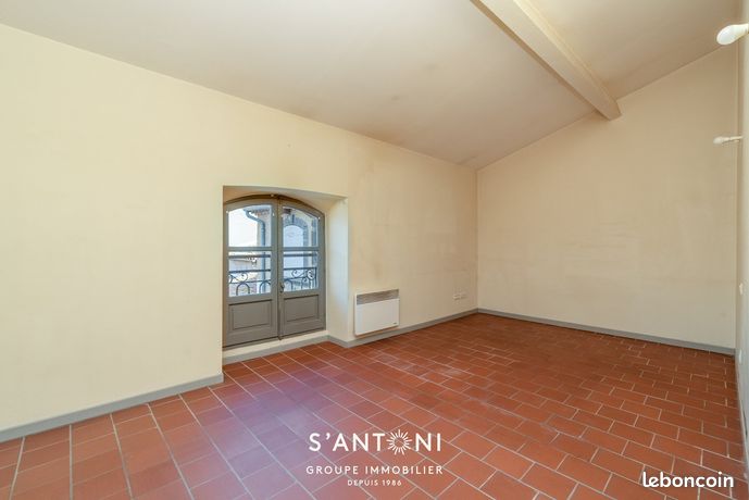 https://img.leboncoin.fr/api/v1/lbcpb1/images/06/64/71/066471528cf08b6bee1b688828ba6fcc04cbfc03.jpg?rule=ad-image