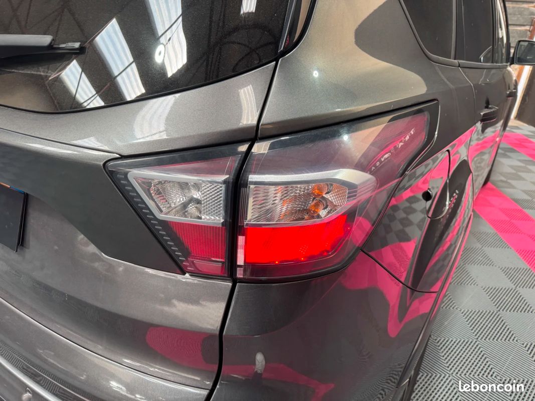 FORD KUGA 2.0 TDCi 180cv 4x4 Powershift ST-Line / CarPlay / Hayon Électrique / Caméra de Recul (image 12)