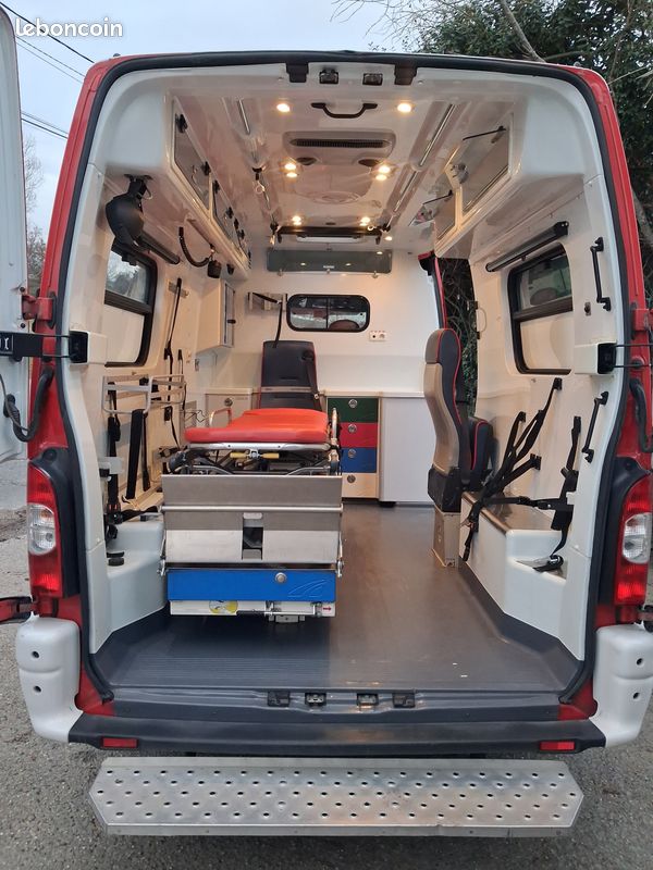 Master 2.5 dci 120cv l2h2 VASP ambulance équipé aménagé ISOLATION BOÎTE AUTOMATIQUE (image 4)