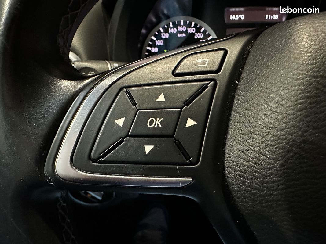 INFINITI Q30 2.2d 170 7DCT Premium Tech - SUPERBE ETAT - SIEGE CHAUFFANT (image 19)