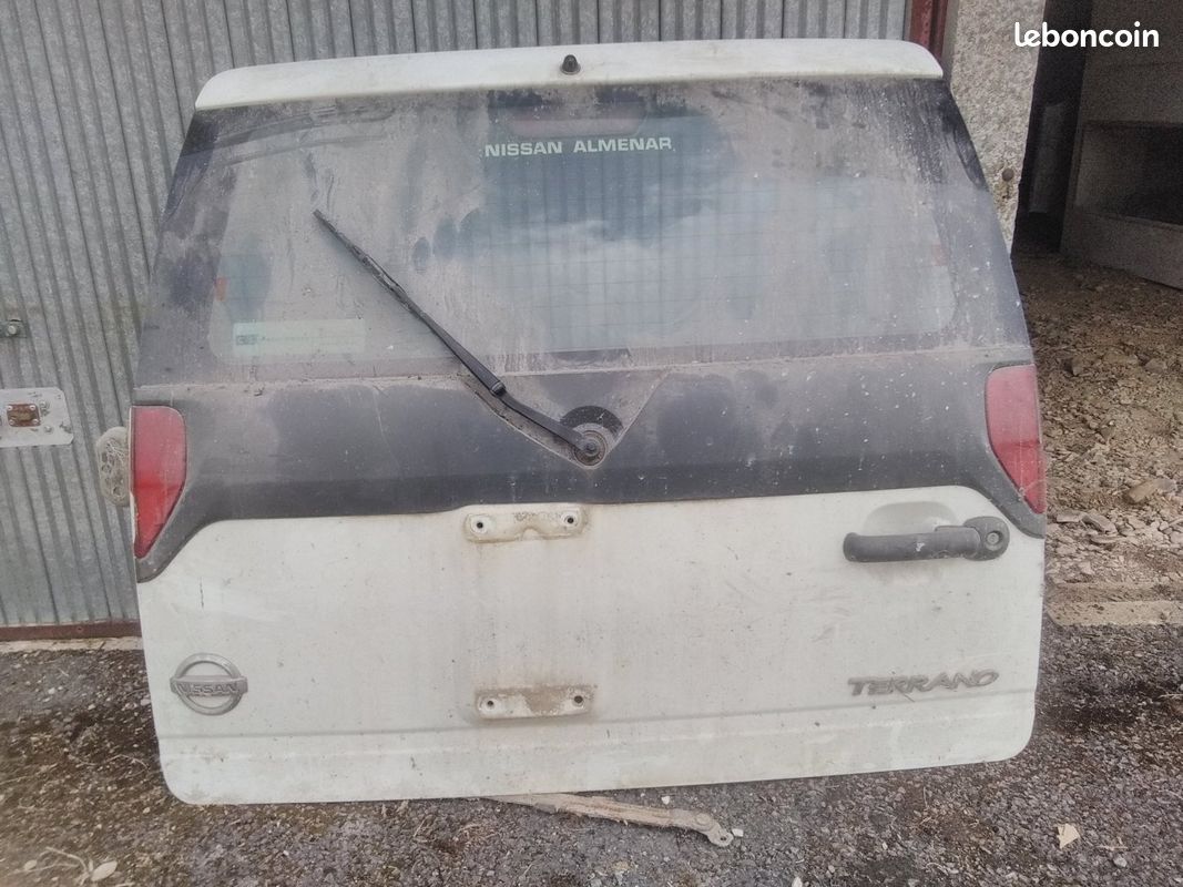 Hayon complet terrano (image 1)