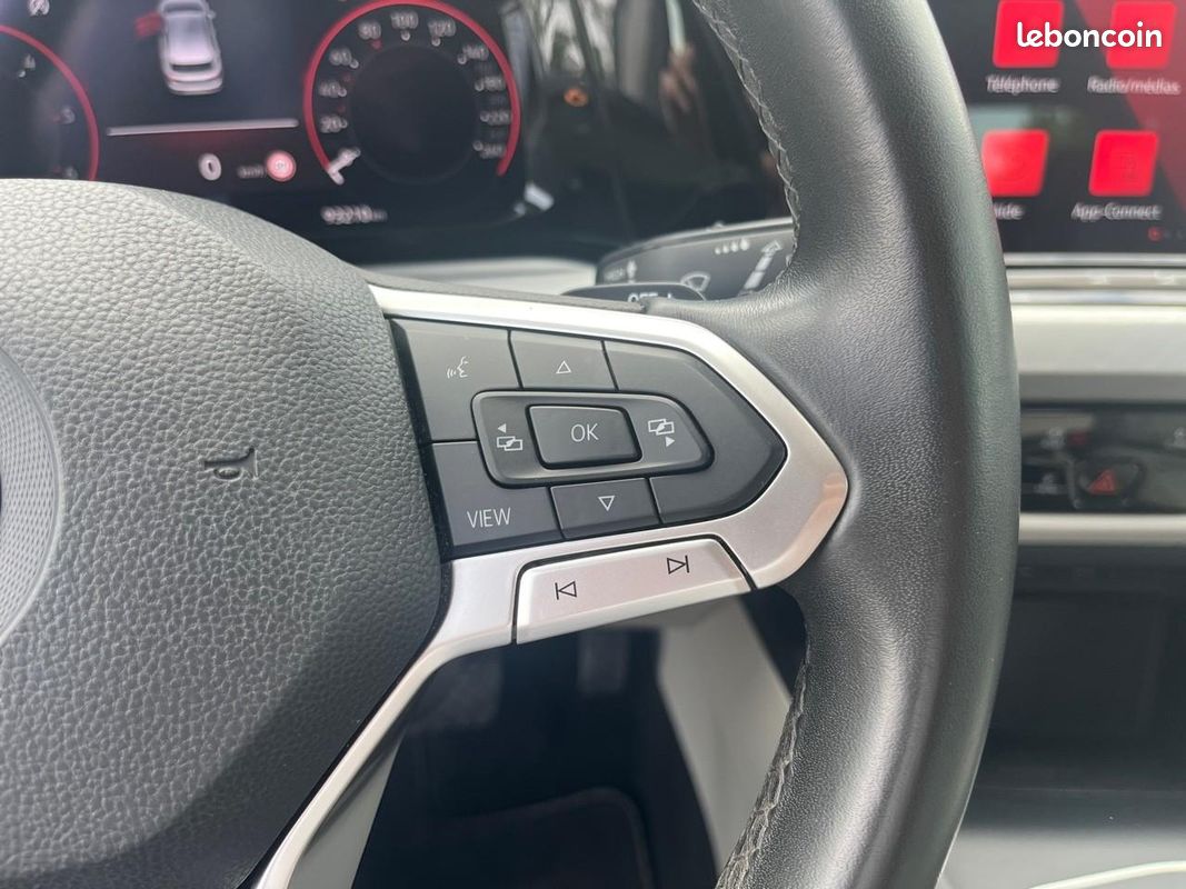 VOLKSWAGEN GOLF 2.0 TDI 150 DSG7 VIII Life Business 1st (image 25)