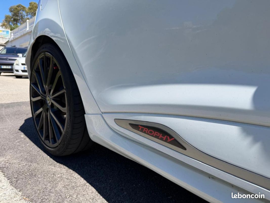 RENAULT CLIO 1.6 Energy - 220 - BV EDC IV BERLINE R.S. Trophy PHASE 2 (image 26)