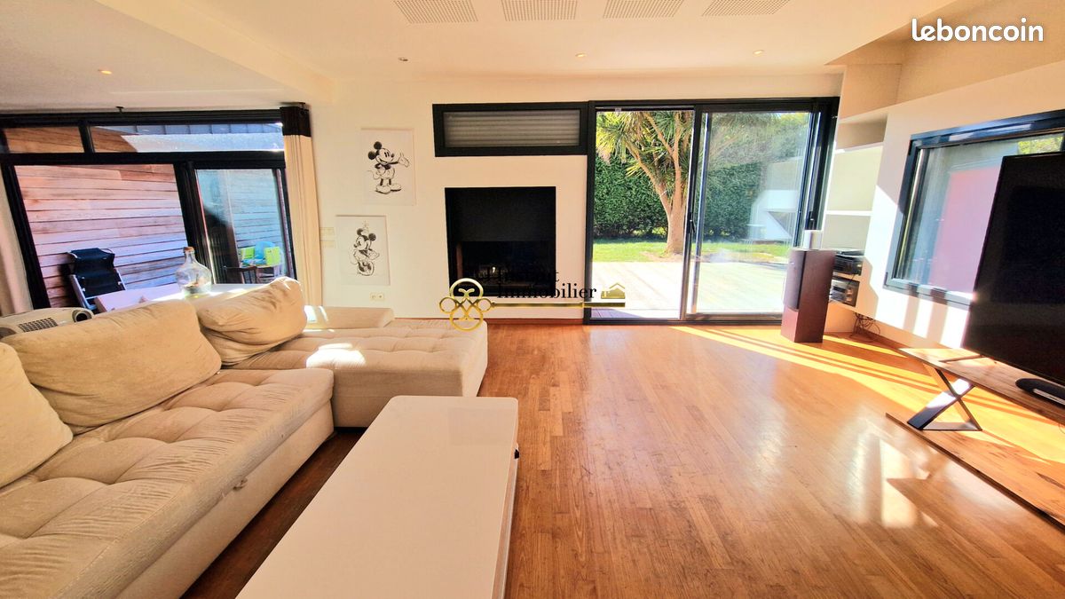 Maison 5 pièces 141 m² · à Guimaëc · 141 m² · 447 300 €