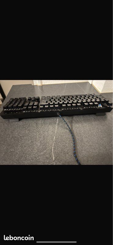 Je vend clavier mécanique par ce que je le utilise plus je préfère le vendre à quelqu’un qui en a besoin (image 2)
