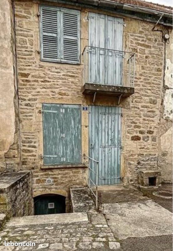 Maison 4 pièces 90 m² · à Vitteaux · 90 m² · 39 000 €