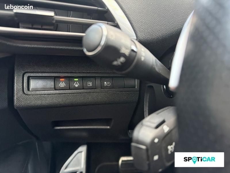 Peugeot 3008 HYBRID4 300ch GT e-EAT8 4X4 + TOIT OUVRANT + ATTELAGE + HAYON MAIN LIBRE (image 16)