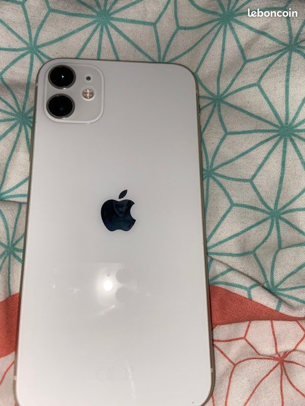 IPhone 11 (image 1)