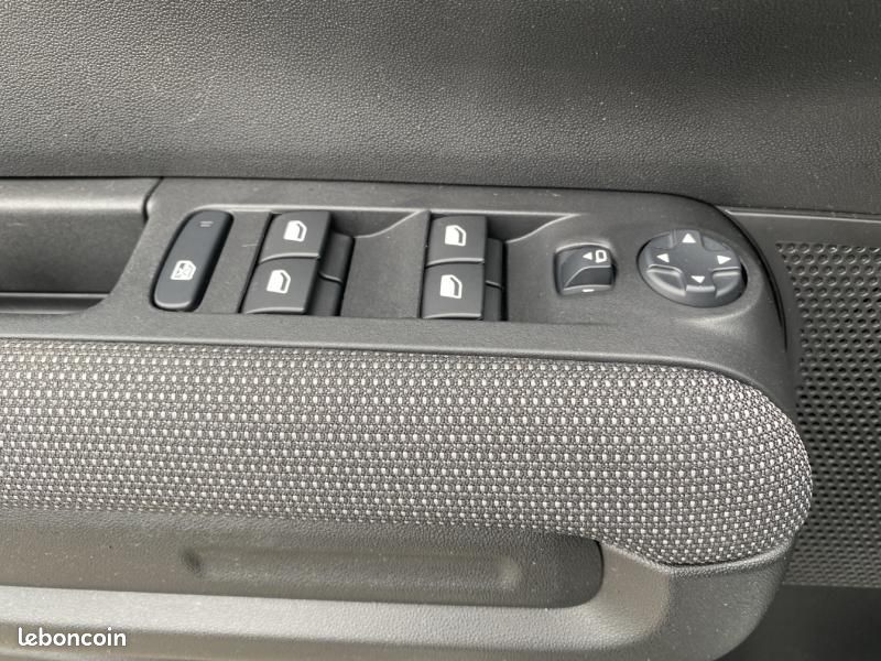 Citroen C3 Aircross PureTech 130ch S&S Shine Pack EAT6 (image 22)
