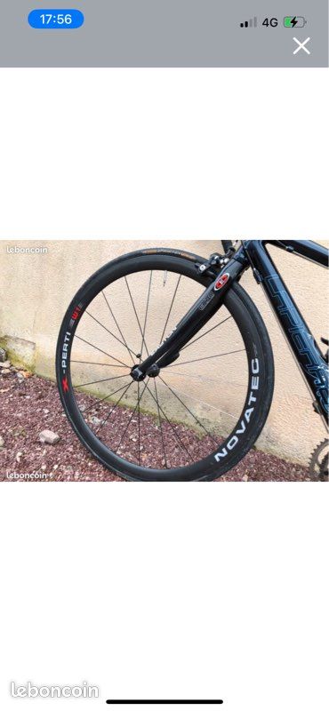 Vélo de route carbone 700C à engrenages fixes roue à disque