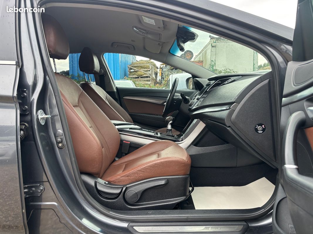 HYUNDAI i40 SW 1.7 CRDi 136CH Pack Premium Limited (image 10)