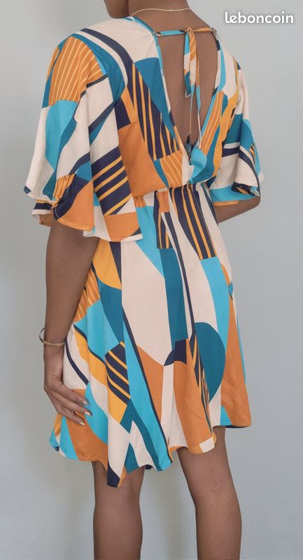 Robe Bleue Géométrique So Fabulous Taille 28 - Style Midi, Manches Courtes, En Viscose