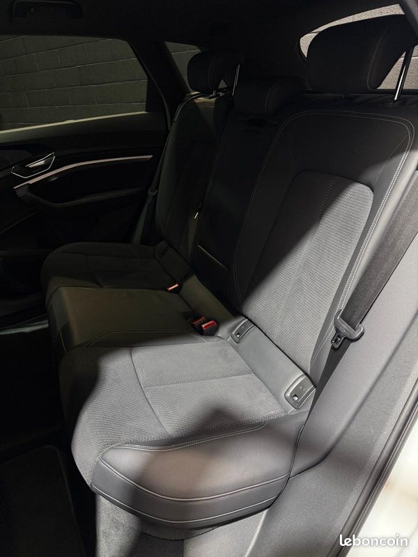 AUDI E-TRON 55 114KWH QUATTRO S LINE SIÈGES ÉLECTRIQUES CHAUFFANTS RÉGULATEUR ADAPTATIF CAMÉRa 360 (image 6)