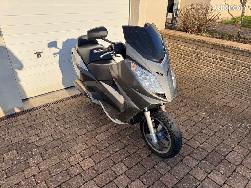 Phare Avant Droit D'occasion Pour Peugeot 125 Satelis RS (2008-2013) - Fonctionnel, Quelques Marques