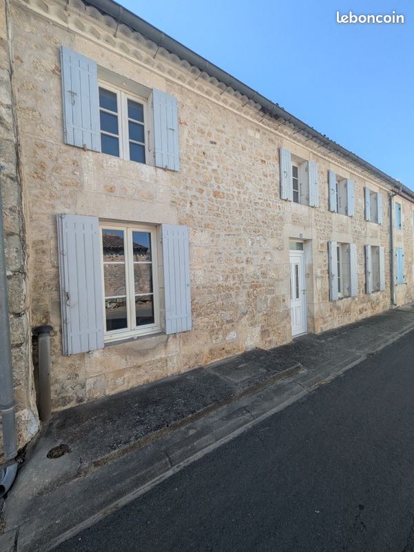 Maison 8 pièces 145 m² · à Meursac · 145 m² · 160 500 €