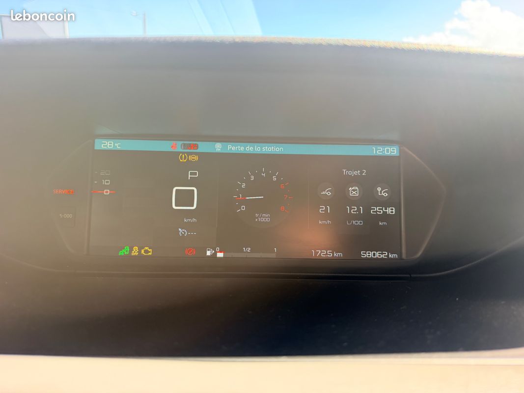 Citroen c4 grand picasso 1.2 puretech 130 ch business 7 places eat6 + camera de recul + carplay (image 22)