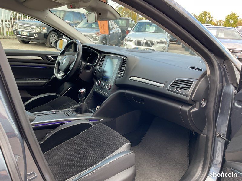 Renault megane iv 1.2 tce 130 energy intens (image 8)
