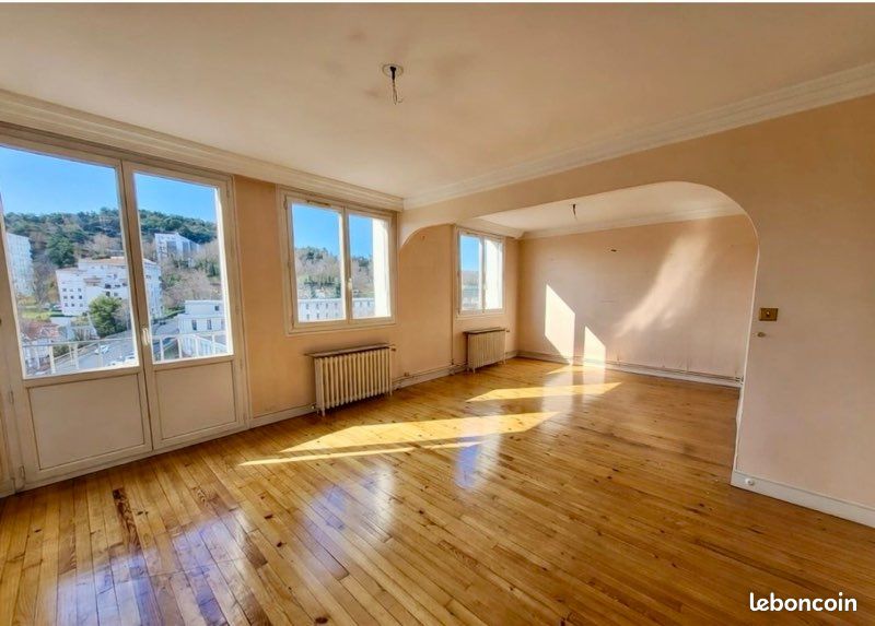 Appartement 3 pièces 58 m² · à Saint-Étienne · 58 m² · 690 €