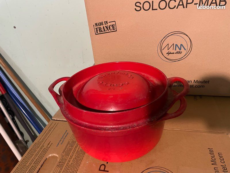 ANCIENNE COCOTTE COQUELLE en fonte noir de Cousances les forges- 20 cm