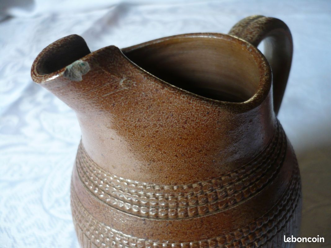 Ancien pichet eau vin grès tourné gravé vernissé artisanat populaire (image 3)
