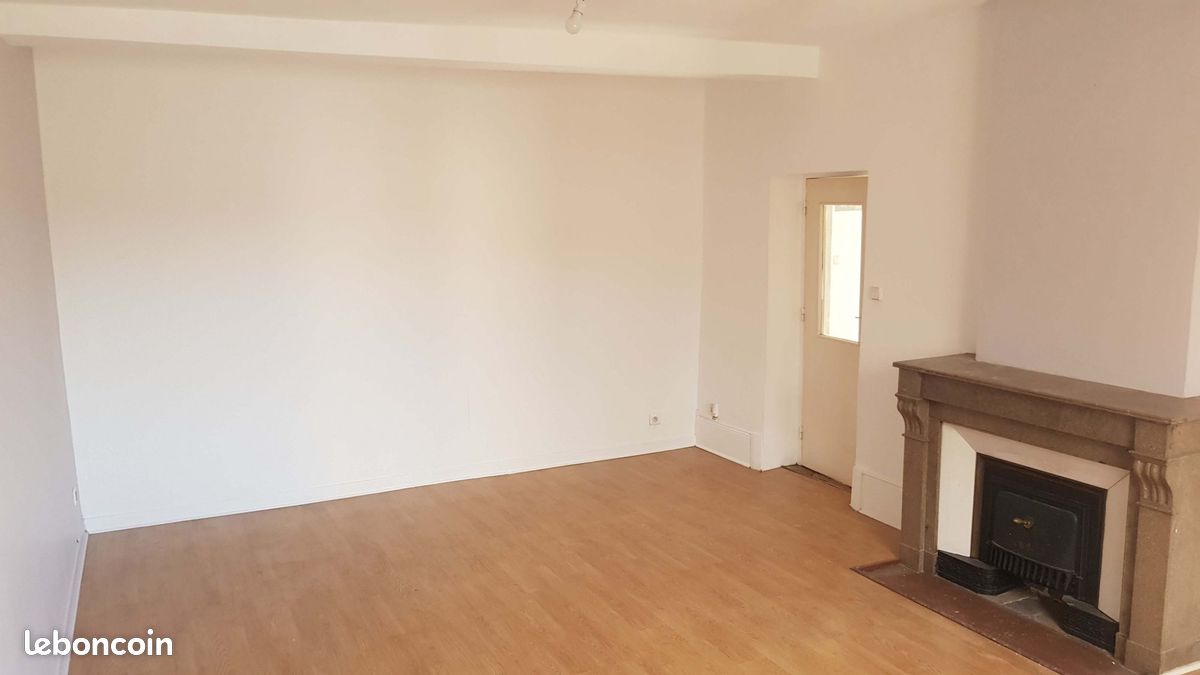 Appartement 3 pièces 80 m² · à Lozanne · 80 m² · 720 €