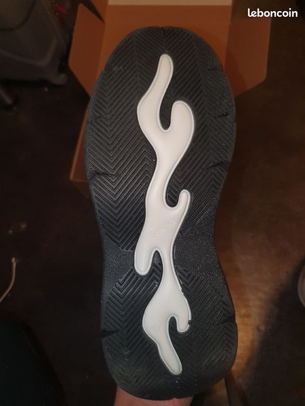 Chaussure Bershka neuf (image 4)