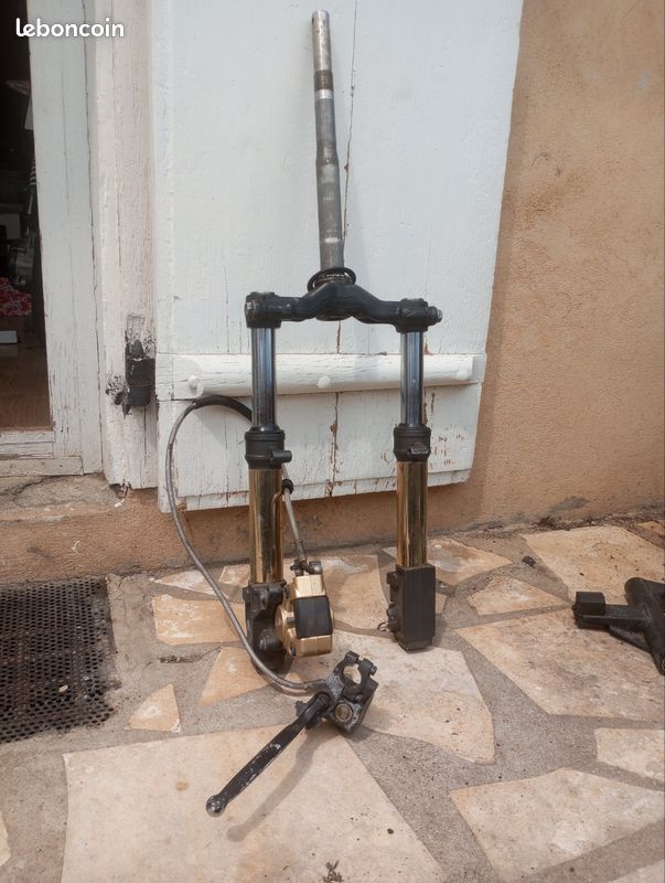 Vend jantes et fourche Aprilia sr (image 1)