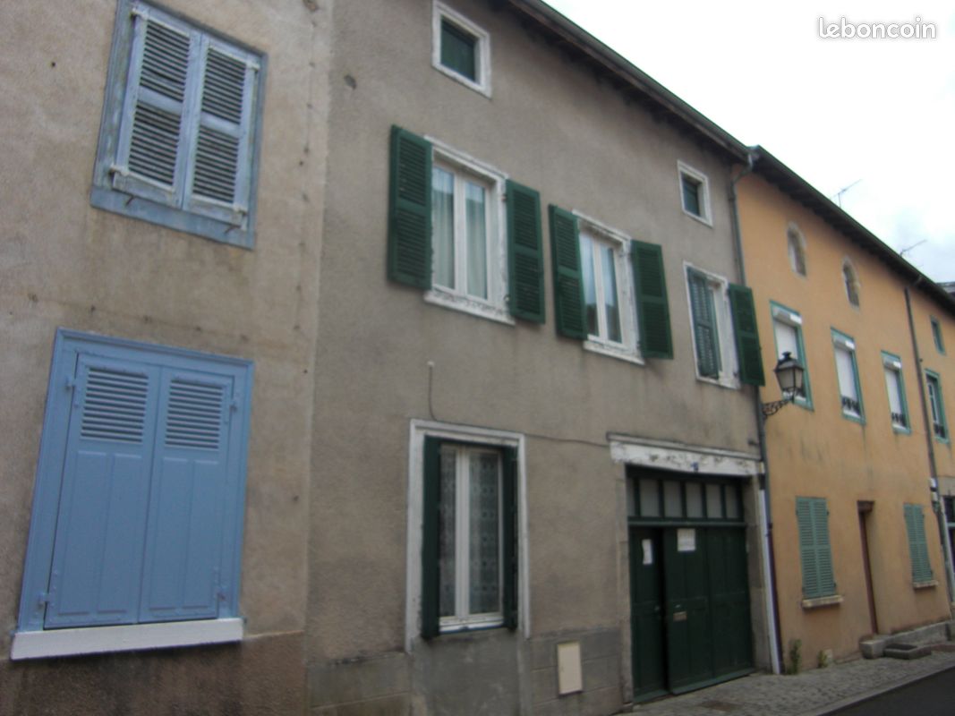 Maison 5 pièces 64 m² · à Ambert · 64 m² · 85 000 €