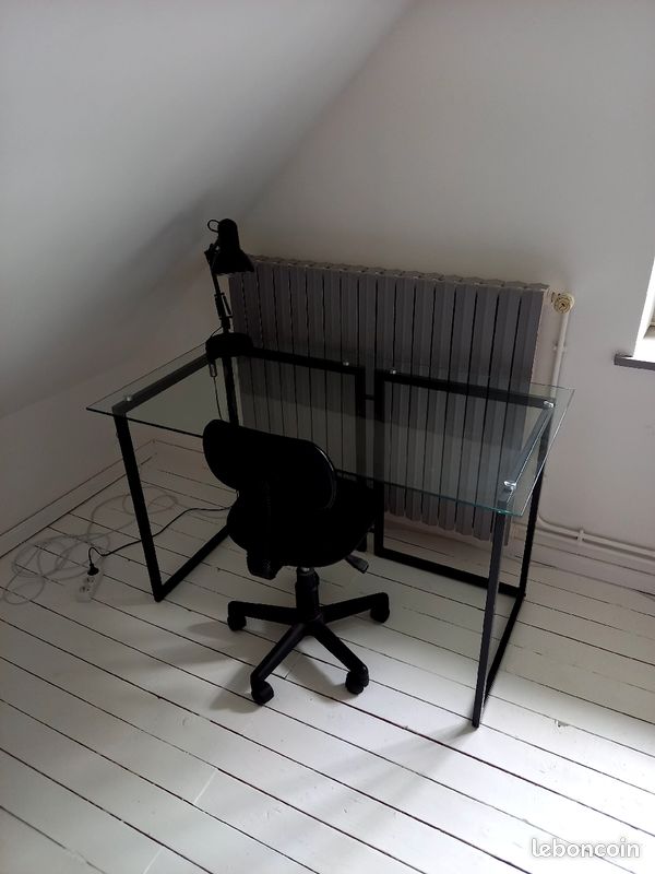 Bureau dessus verre (image 1)