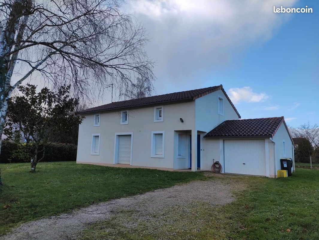 Maison à louer à Rouillé - Rouillé 86480 (image principale 0)