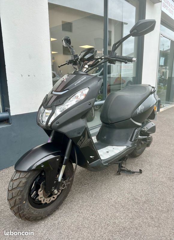 Peugeot kisbee street zone 50 4t 2022 Motos - Main Image