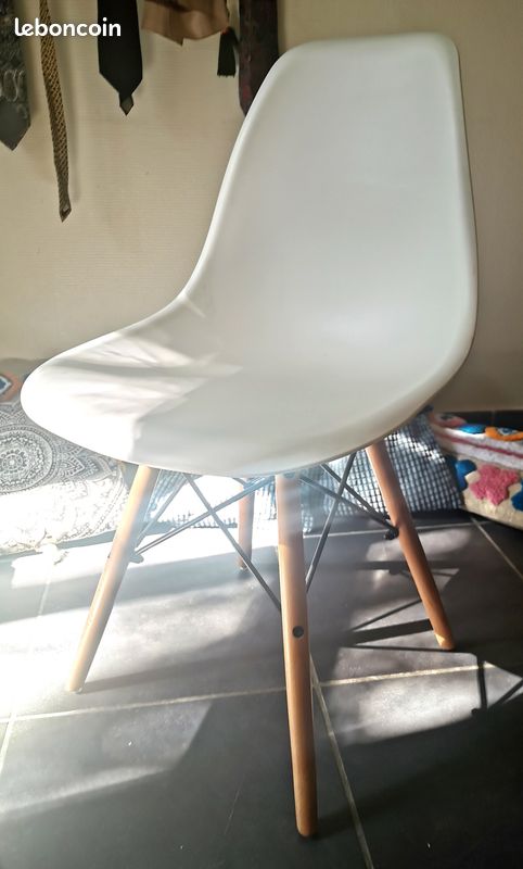Chaise scandinave (image 2)