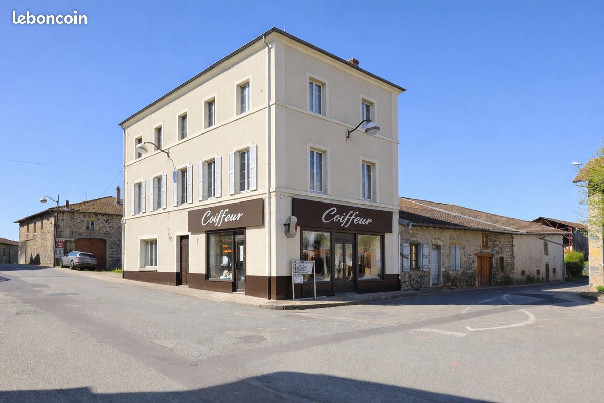 Maison 12 pièces 200 m² · à Propières · 200 m² · 55 000 €