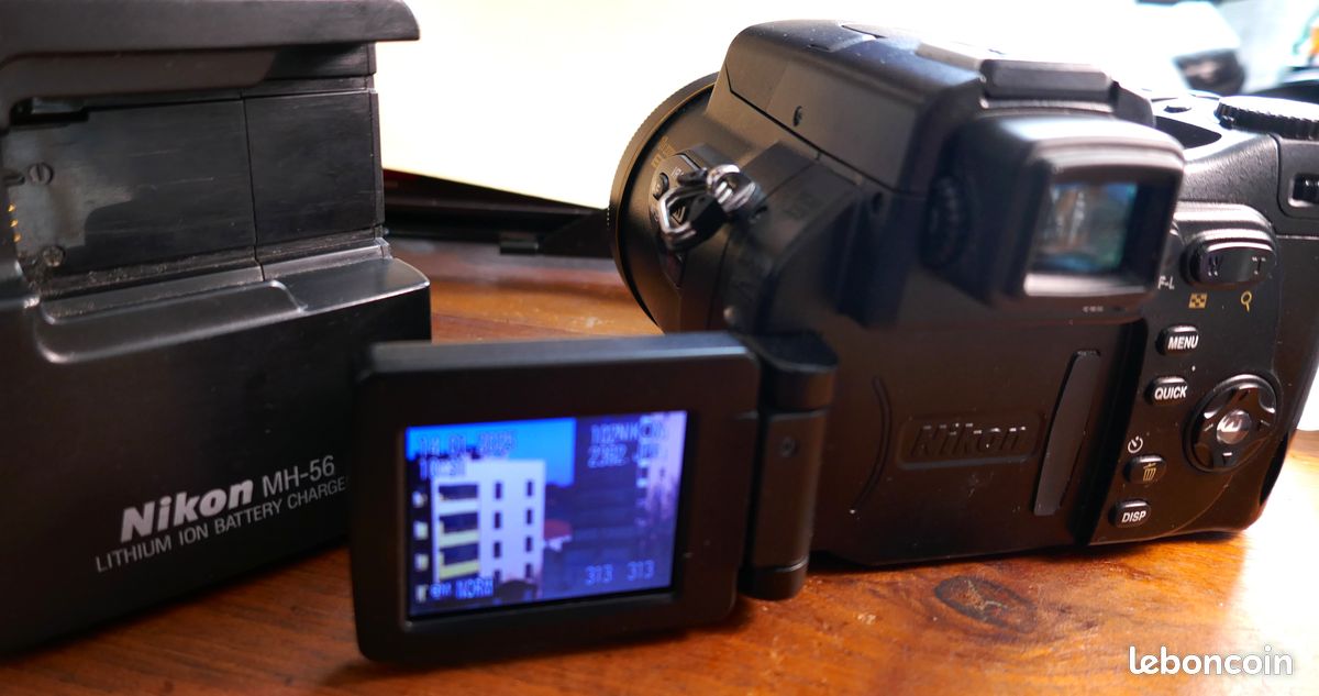 Nikon coolpix 8800 avec batterie et chargeur Photo, audio vidéo