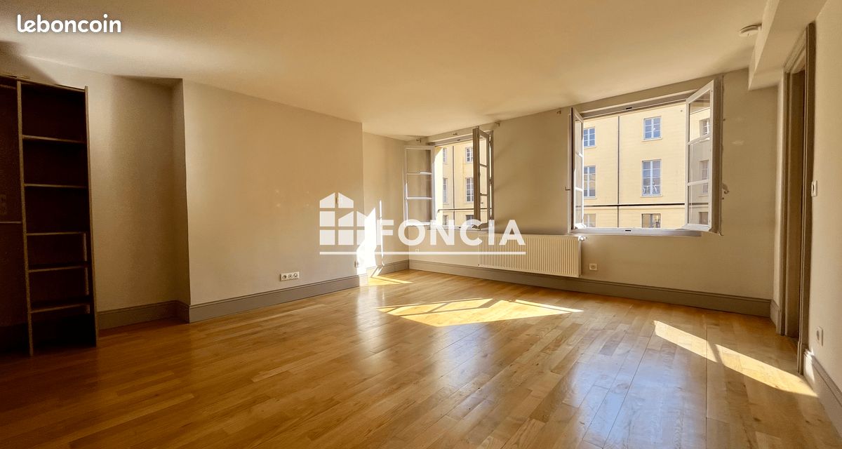 Appartement 2 pièces 48 m² · à Versailles · 48 m² · 1 332 €/mois