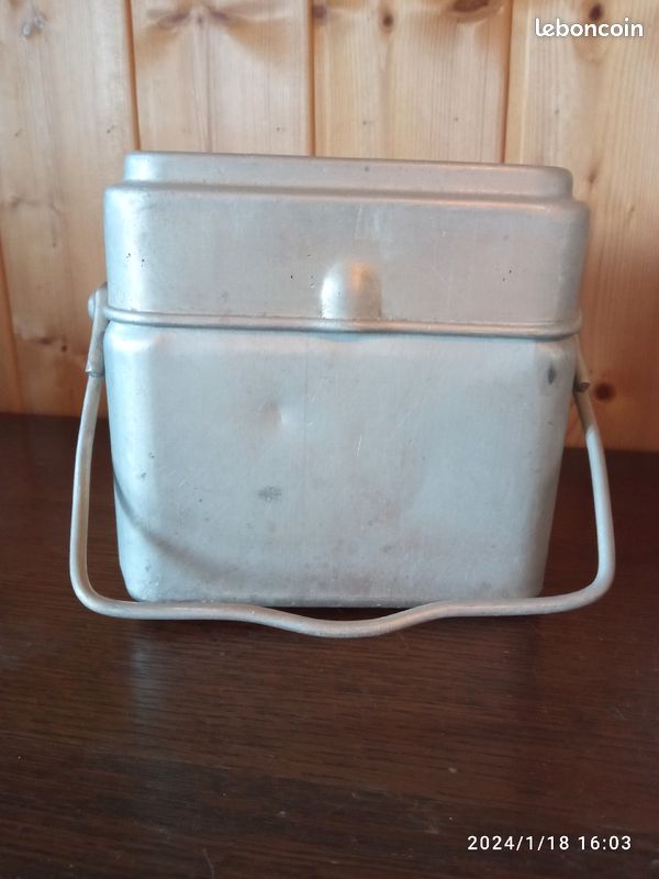Boîte à pique-nique ancienne (image 1)