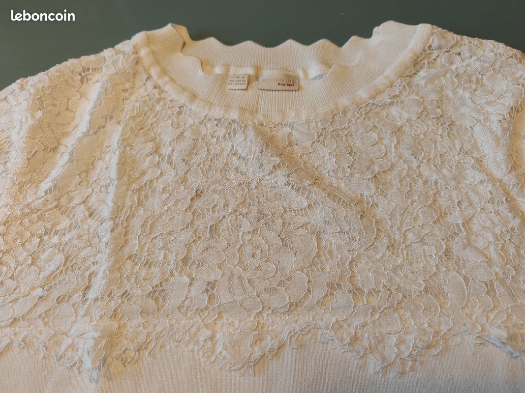 Haut avec dentelle écru neuf marque BonPrix Vêtements