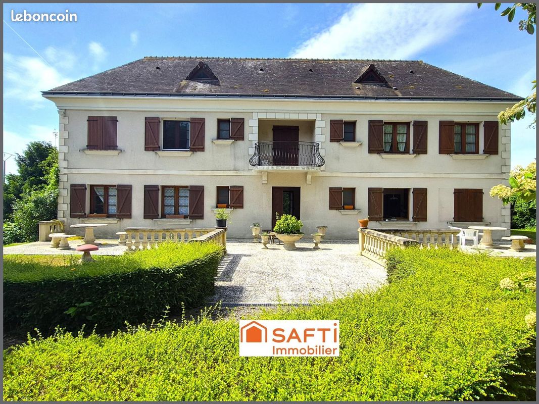 Maison 15 pièces 363 m² · à Sainte-Maure-de-Touraine · 363 m² · 525 000 €