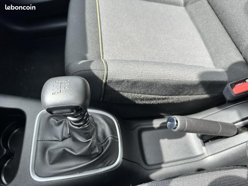 Citroen C3 1.5 BlueHDi 100ch S&S C-Series E6.d (image 24)