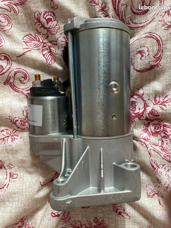 Démarreur neuf D7R44 (image 2)