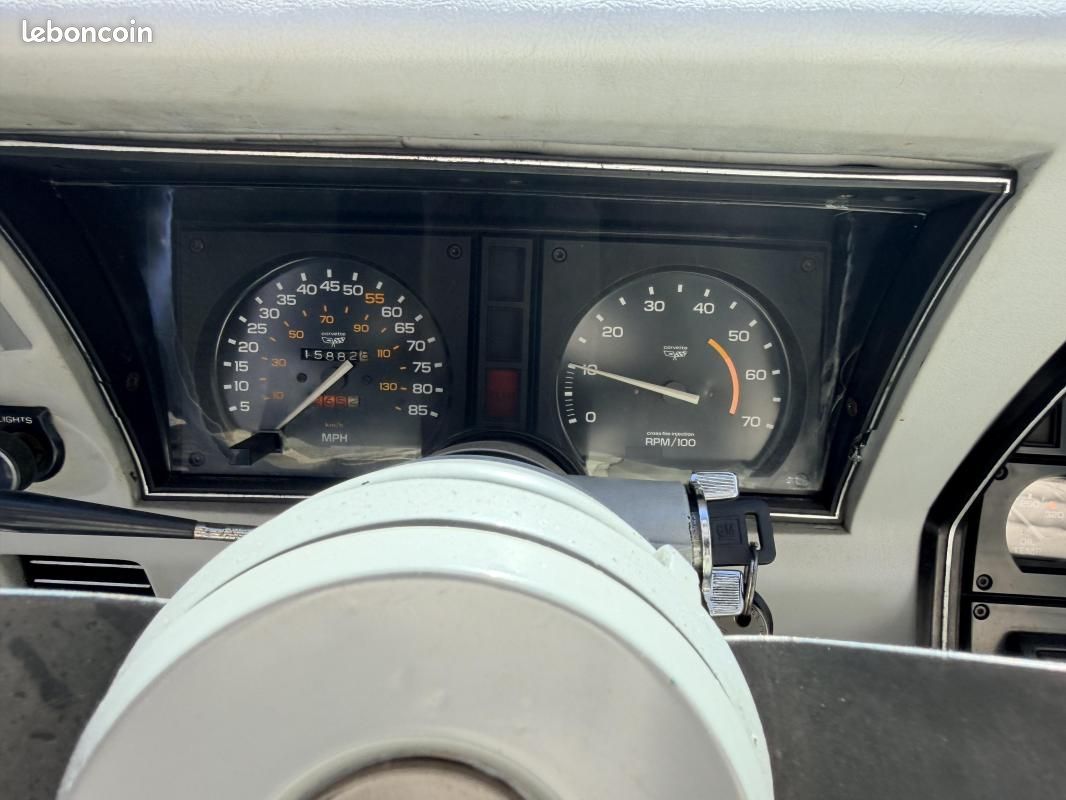 Chevrolet Corvette C3 Cross-Fire-Injection ( Dossier Complet d'entretien) (image 8)