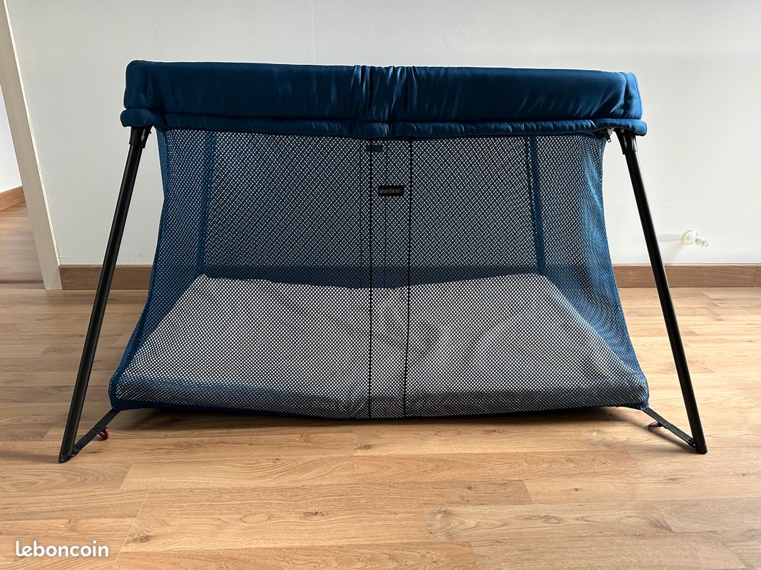 Lit parapluie BabyBjörn – Bleu marine – Excellent état (image 2)